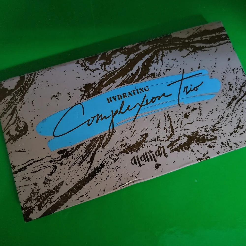 Alamar Hydrating Complexion Trio Palette
